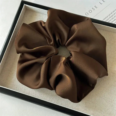 Grand chouchou en soie marron chocolat oversize tendance automne