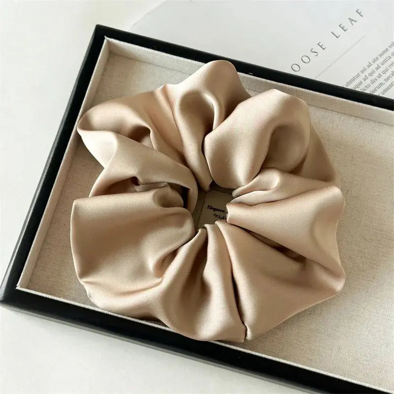 Chouchou géant soie beige sable accessoire cheveux luxe